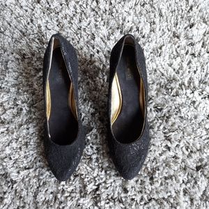 Nine West shimmery pumps